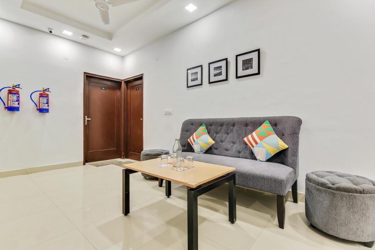 Oyo Home 64106 Comfortable Stay New Delhi Luaran gambar